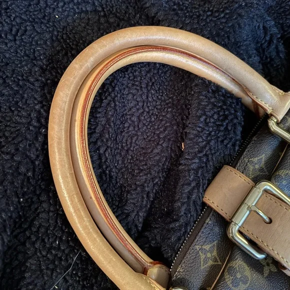 Louis Vuitton Manhattan GM - Picture 12 of 16